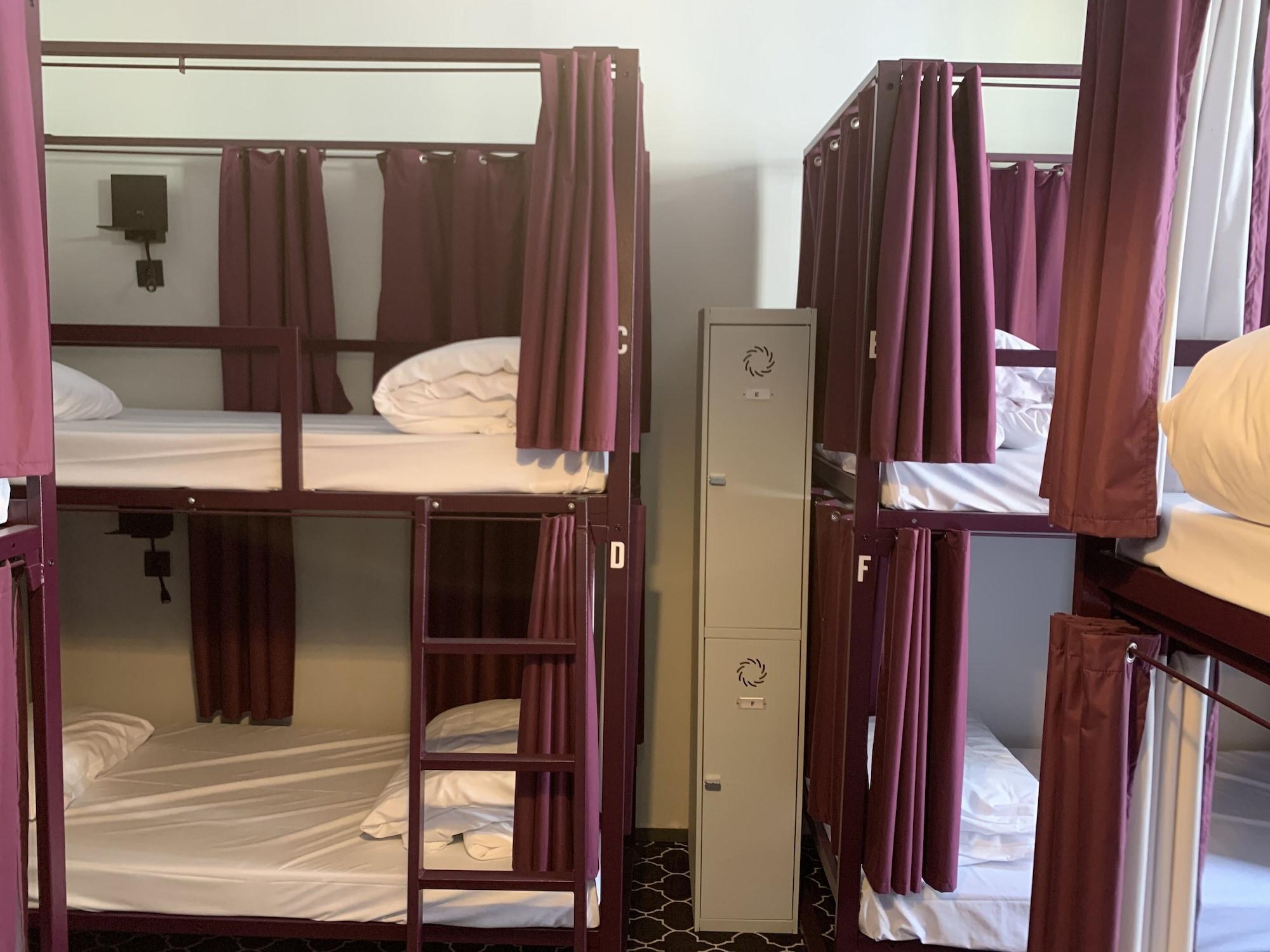 Safestay Brussels Grand Place Экстерьер фото