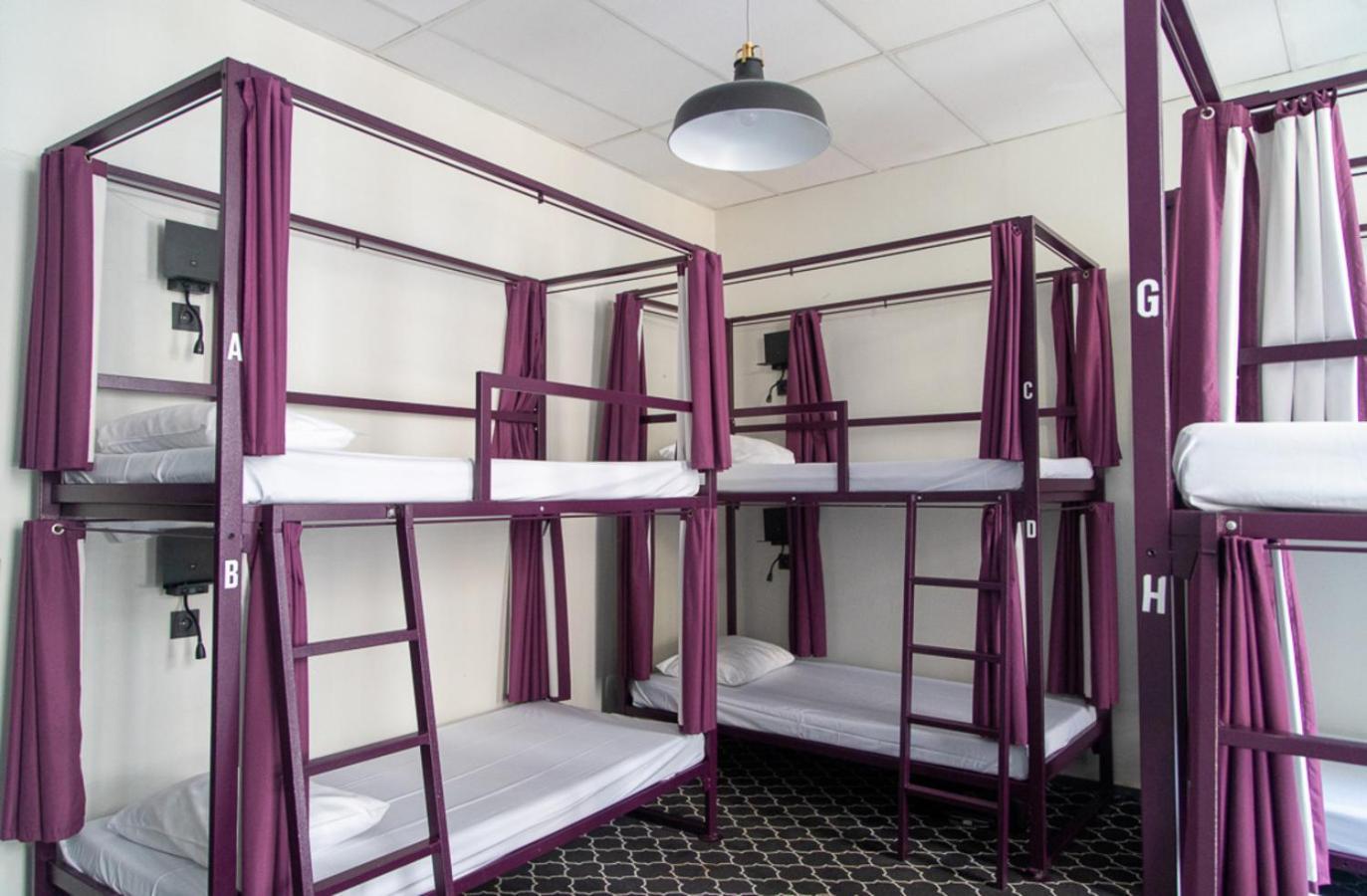 Safestay Brussels Grand Place Экстерьер фото