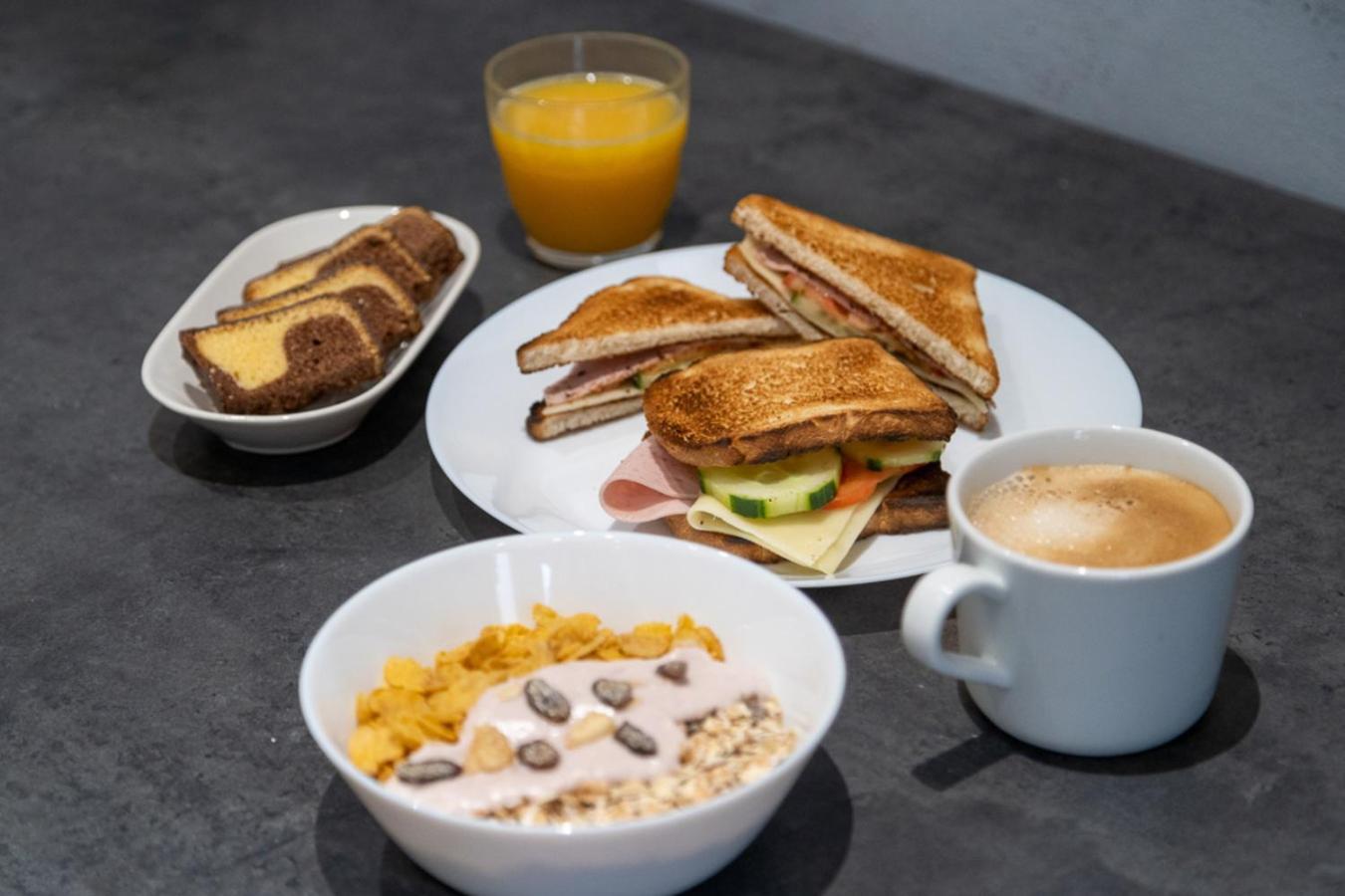 Safestay Brussels Grand Place Экстерьер фото